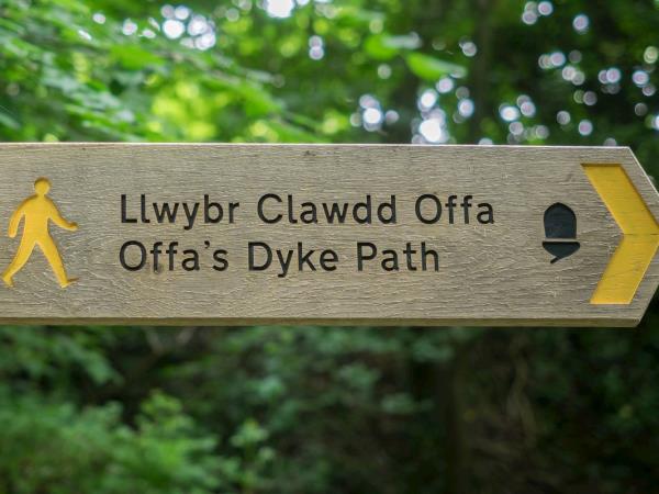 Offa�s Dyke path small group walking tour