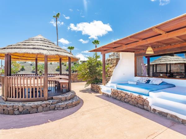 Lanzarote villa accommodation, Canary Islands